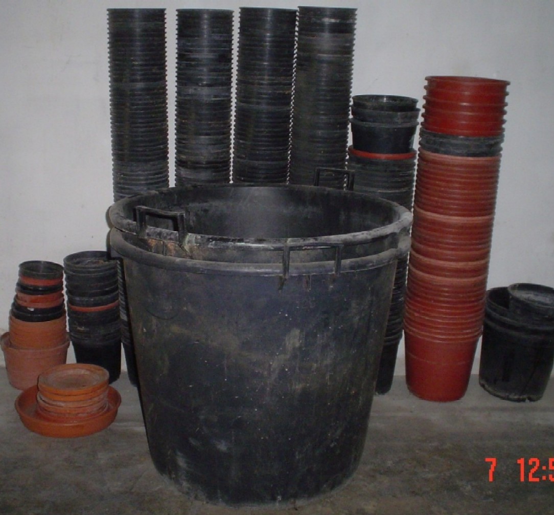 Venta de macetas de plástico duro de segunda mano